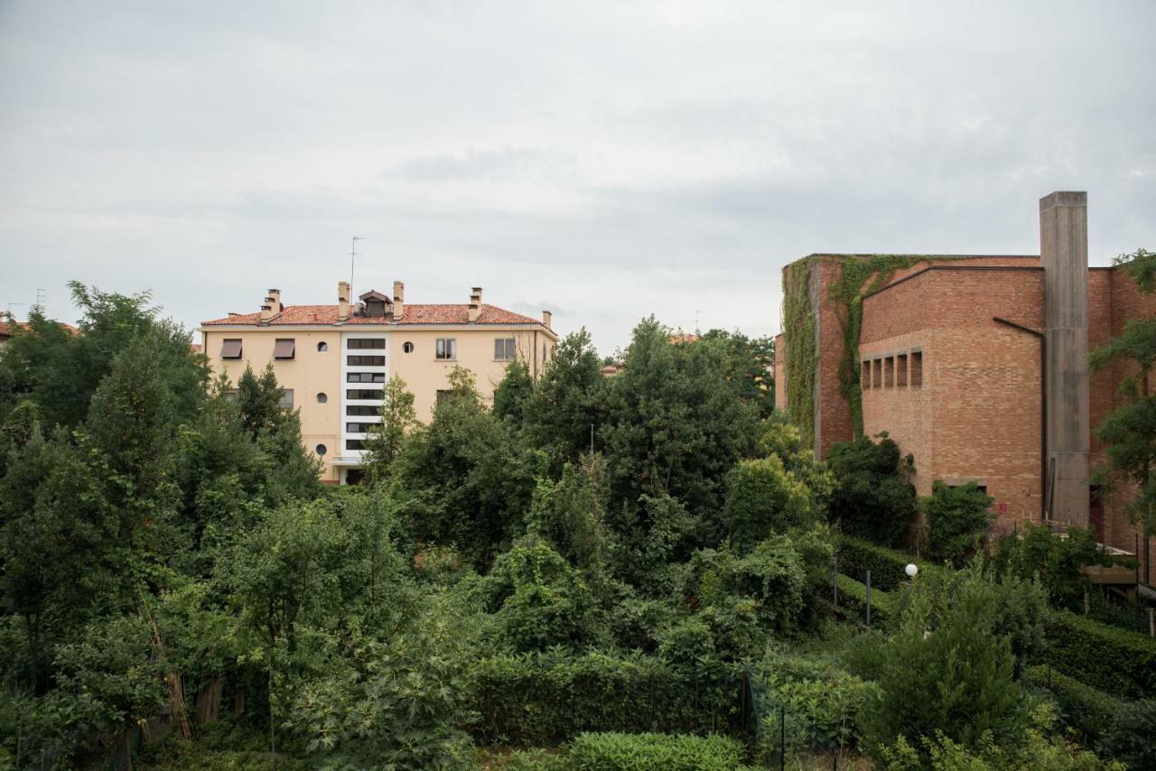 Apartment Venetian Mood: Secret Garden
