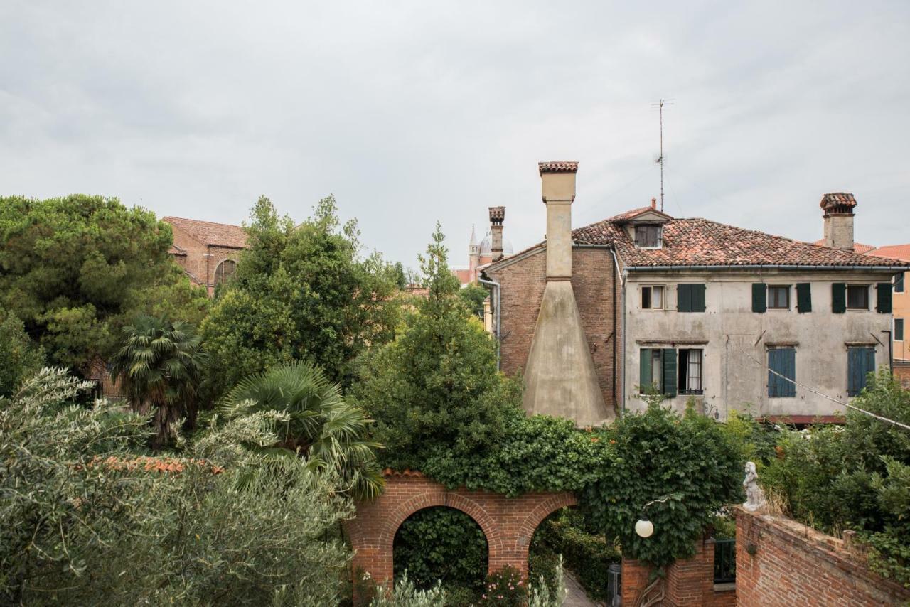 Venetian Mood: Secret Garden Apartment Venedig
